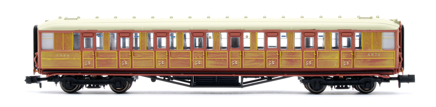 A4 Valanced Mallard 4468 Garter Blue & 4 Gresley Teak Coaches - DCC Fitted