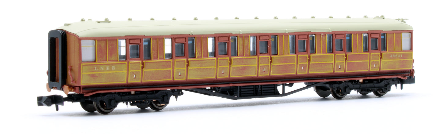 A4 Valanced Mallard 4468 Garter Blue & 4 Gresley Teak Coaches - DCC Fitted