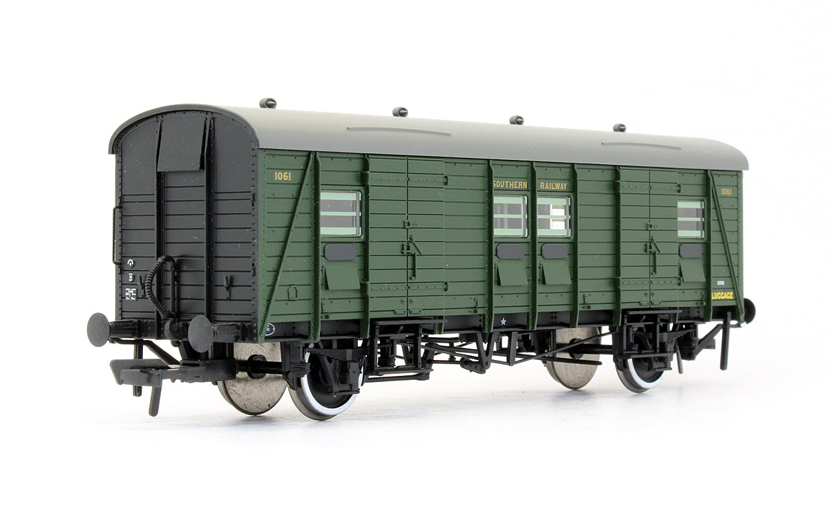 Pre-Owned 39-525A Southern PLV Passenger Luggage Van Southern Railway Green