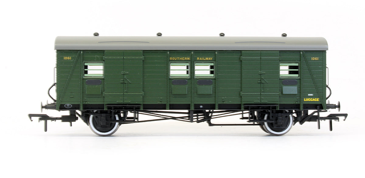 Pre-Owned 39-525A Southern PLV Passenger Luggage Van Southern Railway Green