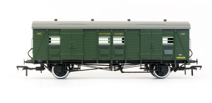 Pre-Owned 39-525A Southern PLV Passenger Luggage Van Southern Railway Green