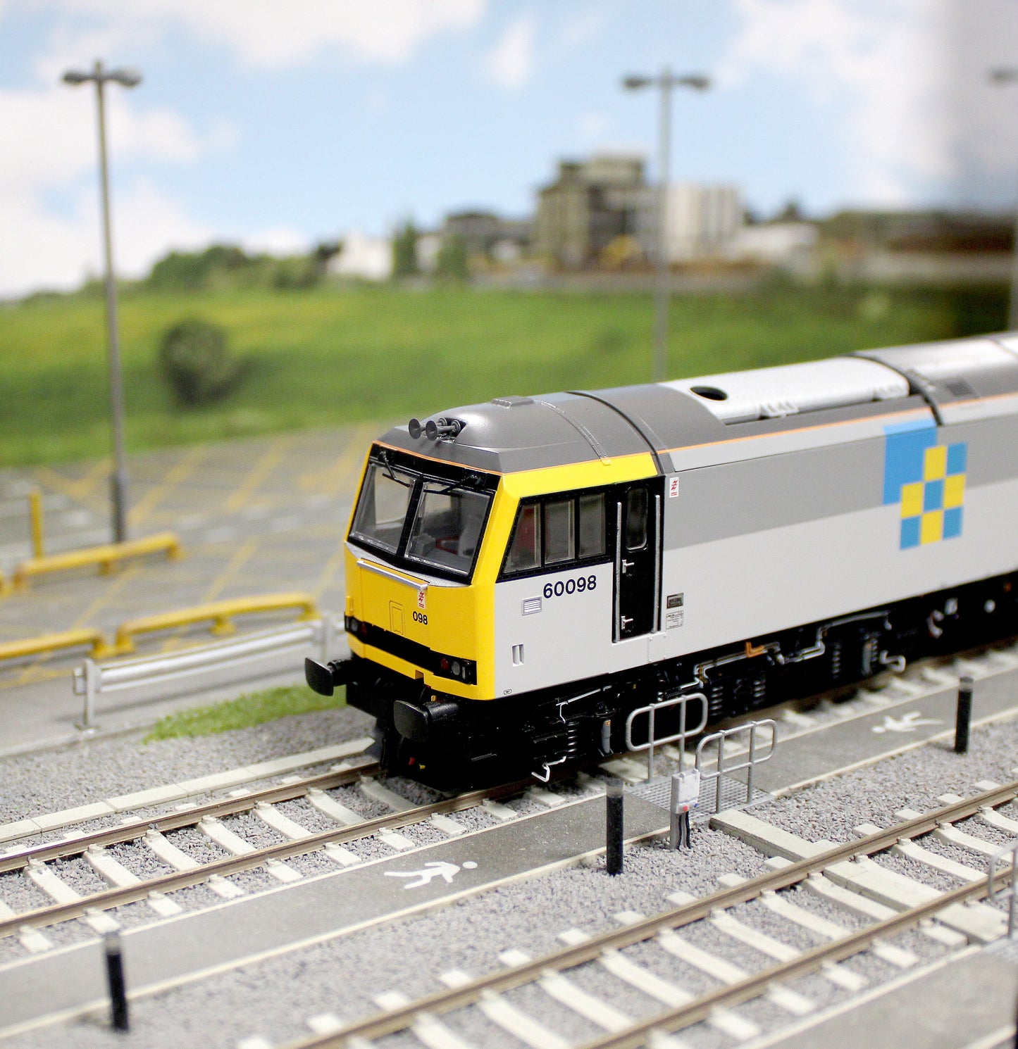 Class 60 098 “Charles Francis Brush” Construction Sector Diesel Electric Locomotive - DCC Sound