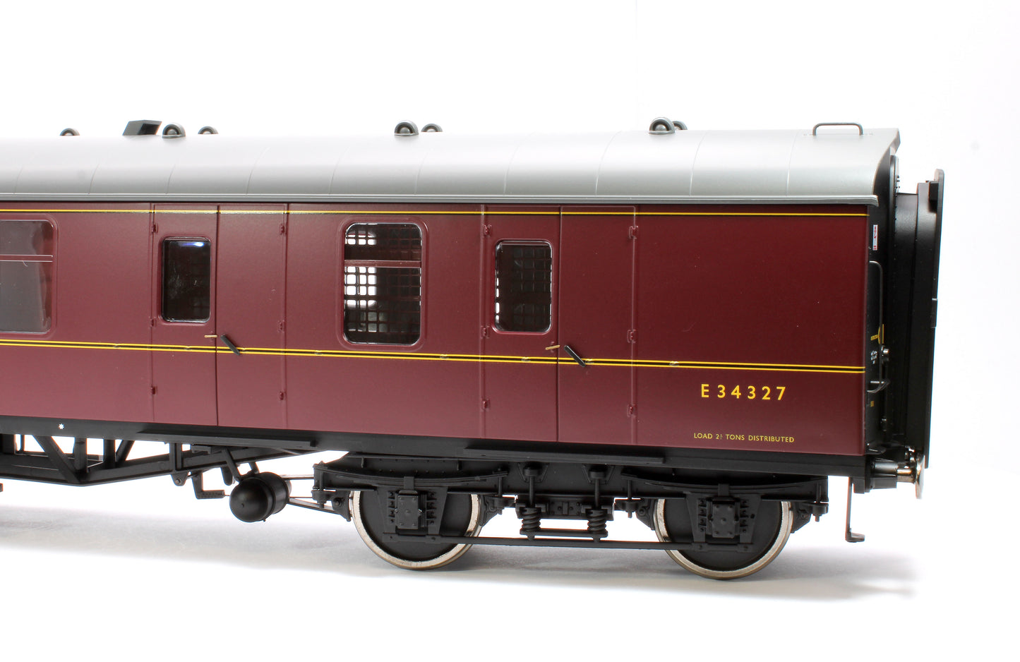 BR Mk1 Maroon BSK E34327 with Window Beading