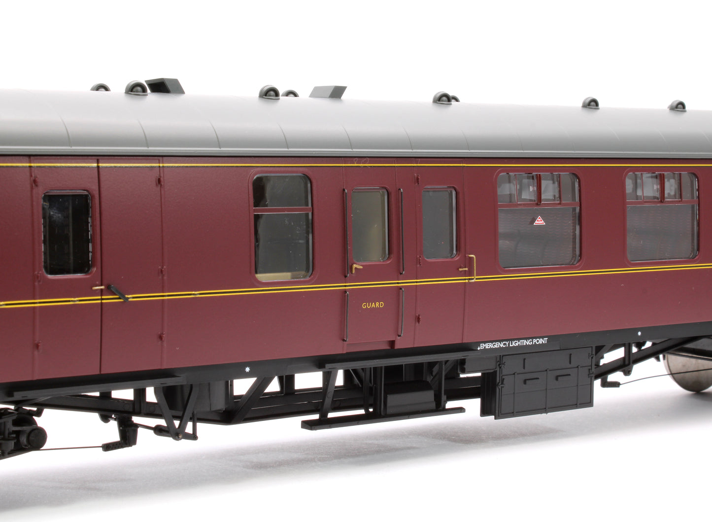 BR Mk1 Maroon BSK M34098 with Window Beading