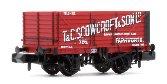 377-130 8 Plank Wagon End Door 'T & C. Scowcroft & Son Ltd' Red No.789