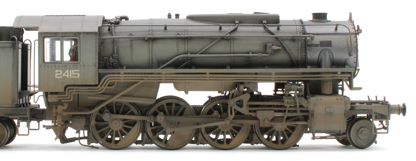 Bespoke Weathered 926002 USATC S160 2-8-0 LMS Wartime Dark Grey U.S.A on Tender No.2415 Steam Locomotive - Deluxe Weathered
