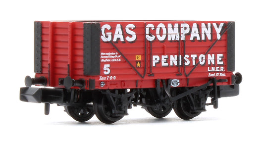 377-156 8 Plank Wagon Fixed Ends 'Gas Company Penistone' Red No.5
