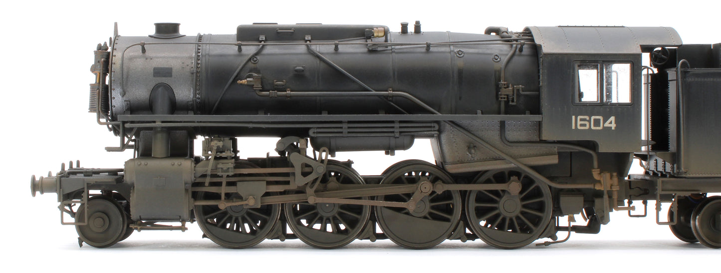 Bespoke Weathered 926001 USATC S160 2-8-0 GWR Wartime Black U.S.A on Tender No.1604 Steam Locomotive - Deluxe Weathered