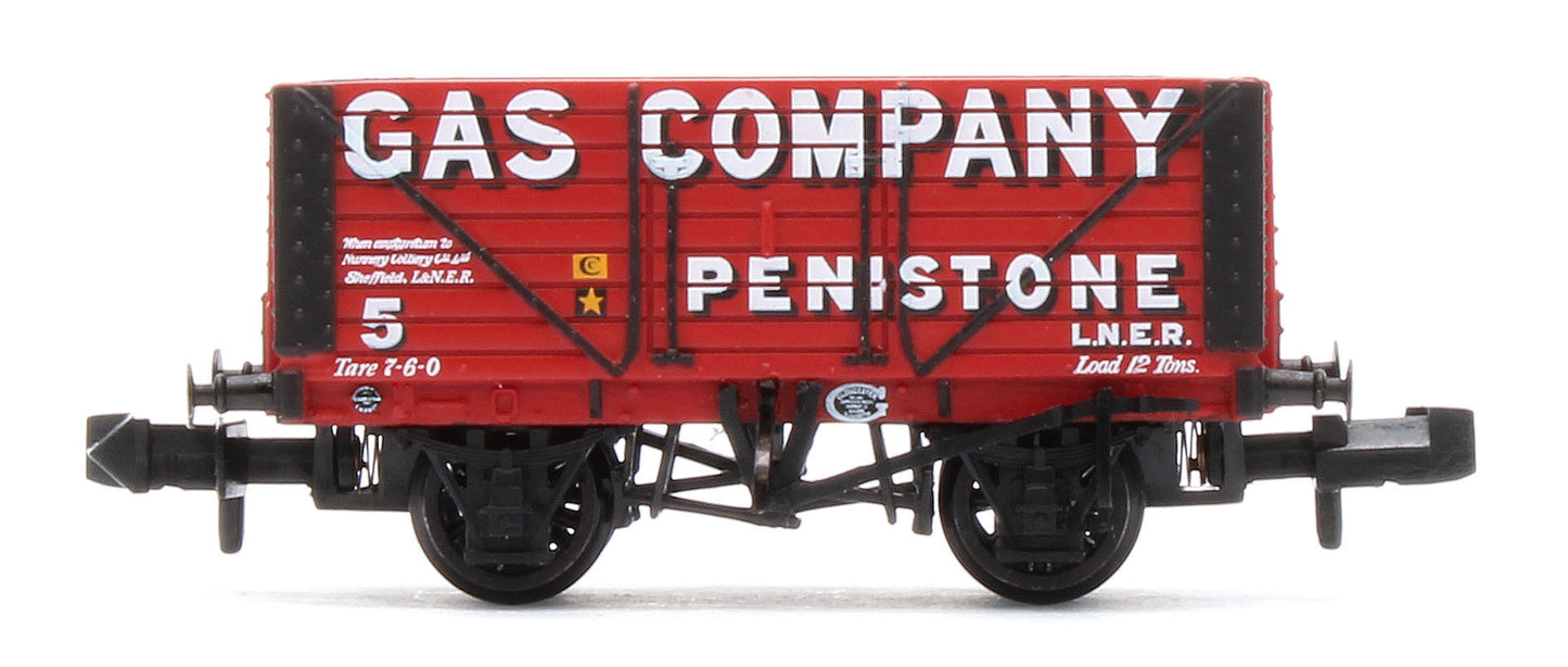 377-156 8 Plank Wagon Fixed Ends 'Gas Company Penistone' Red No.5