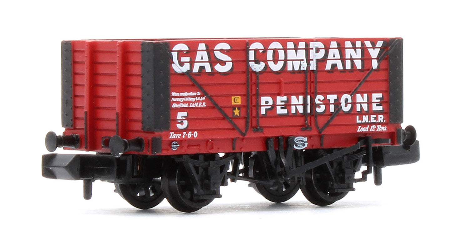 377-156 8 Plank Wagon Fixed Ends 'Gas Company Penistone' Red No.5