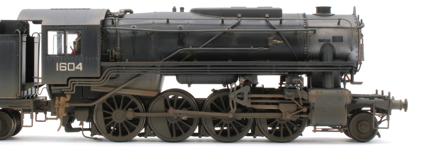 Bespoke Weathered 926001 USATC S160 2-8-0 GWR Wartime Black U.S.A on Tender No.1604 Steam Locomotive - Deluxe Weathered