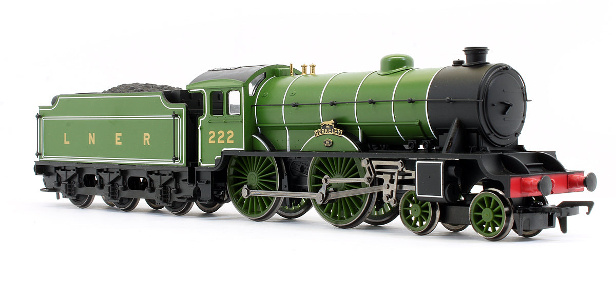 Pre-Owned R3062 RailRoad LNER 4-4-0 Hunt '222' Steam Locomotive