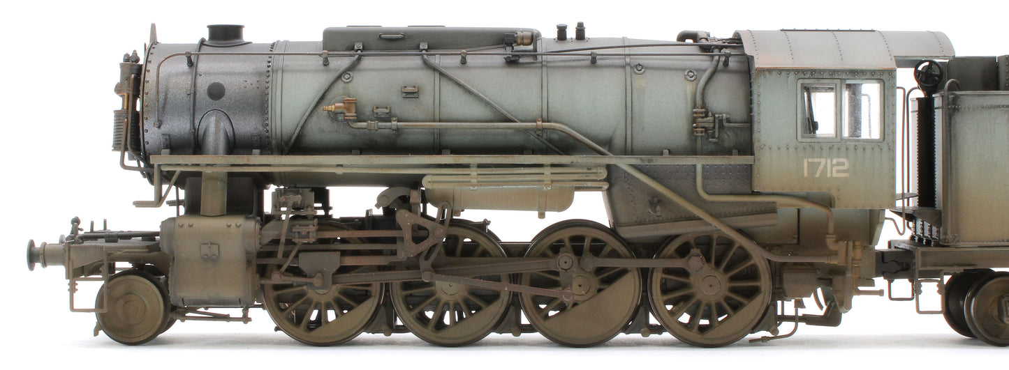 Bespoke Weathered 926003 USATC S160 2-8-0 LNER Wartime Light Grey U.S.A on Tender No.1712 Steam Locomotive - Deluxe Weathered