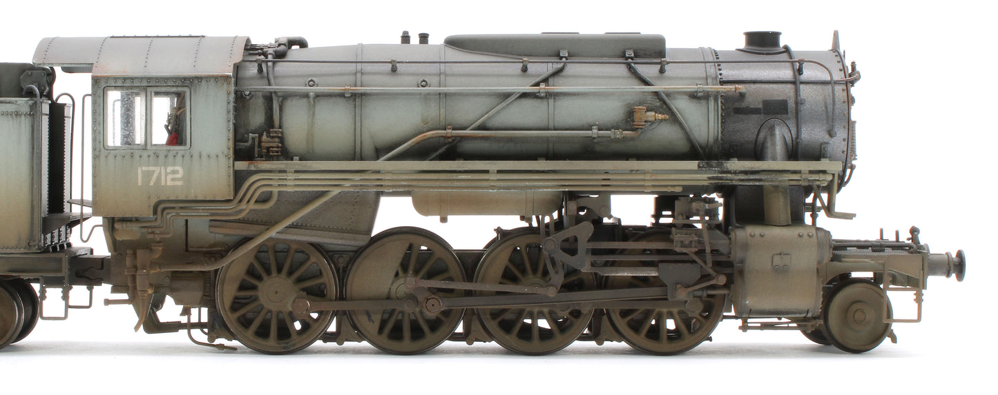 Bespoke Weathered 926003 USATC S160 2-8-0 LNER Wartime Light Grey U.S.A on Tender No.1712 Steam Locomotive - Deluxe Weathered