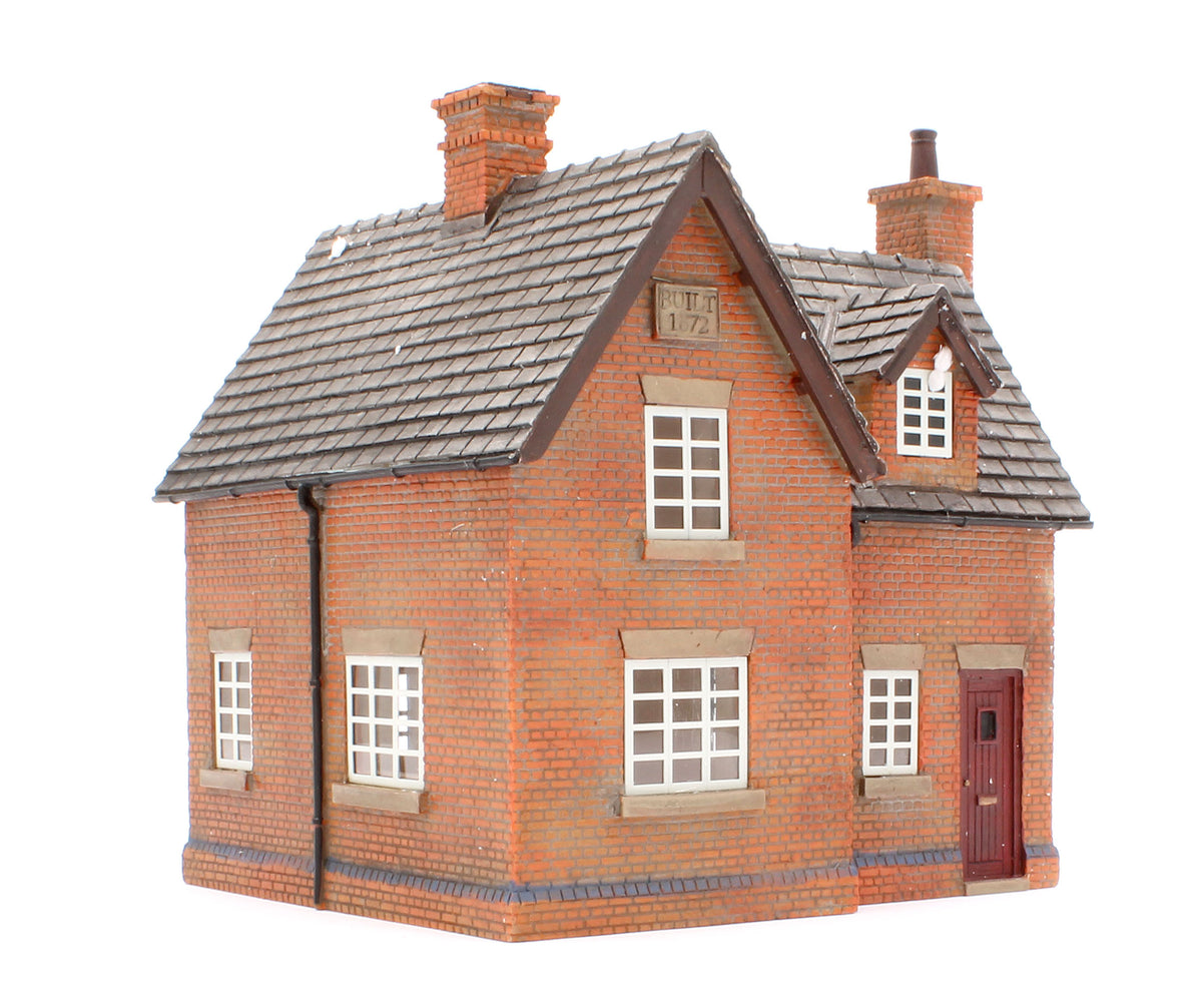 Pre-Owned Farmhouse