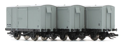 TTR61302 TT:120 Ex-LMS 9ft Wheelbase Unfitted BR Grey Vans - Pack of 6