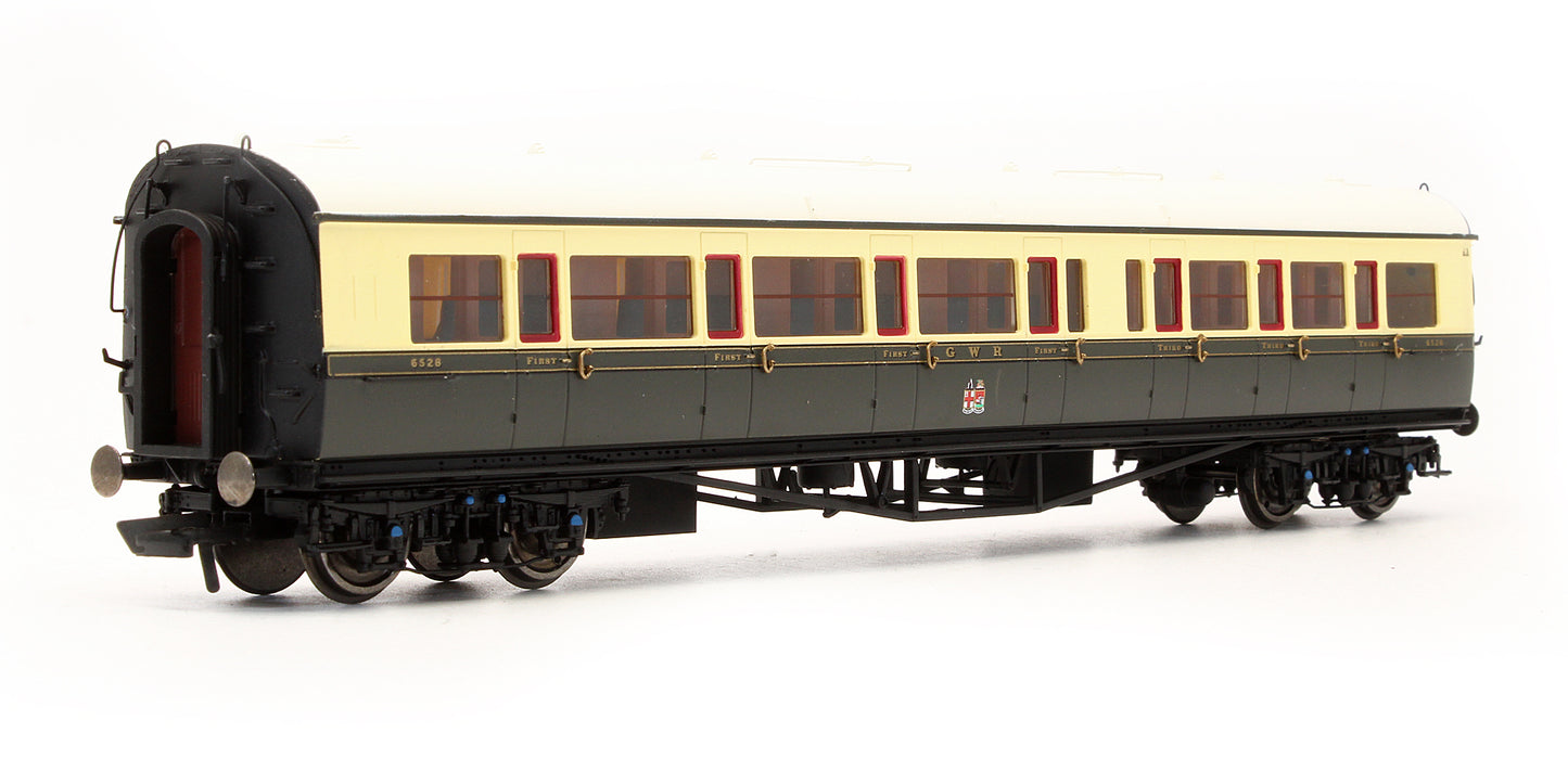 Pre-Owned R4682A GWR Chocolate & Cream Collett Corridor Composite Coach No.6528