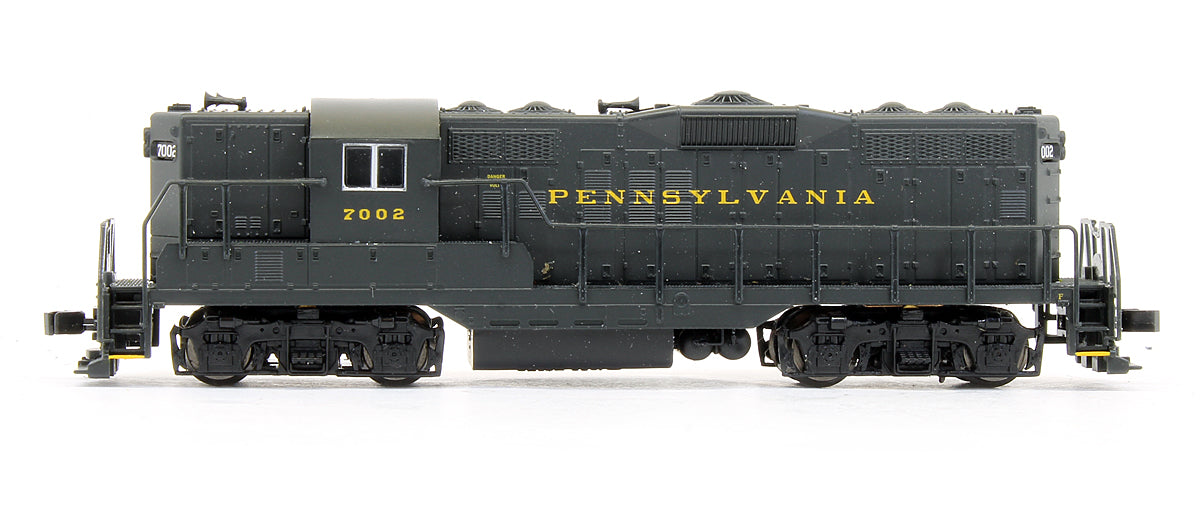 Pre-Owned GP9 Ph.2 Diesel Locomotive Pennsylvania - Road #7002