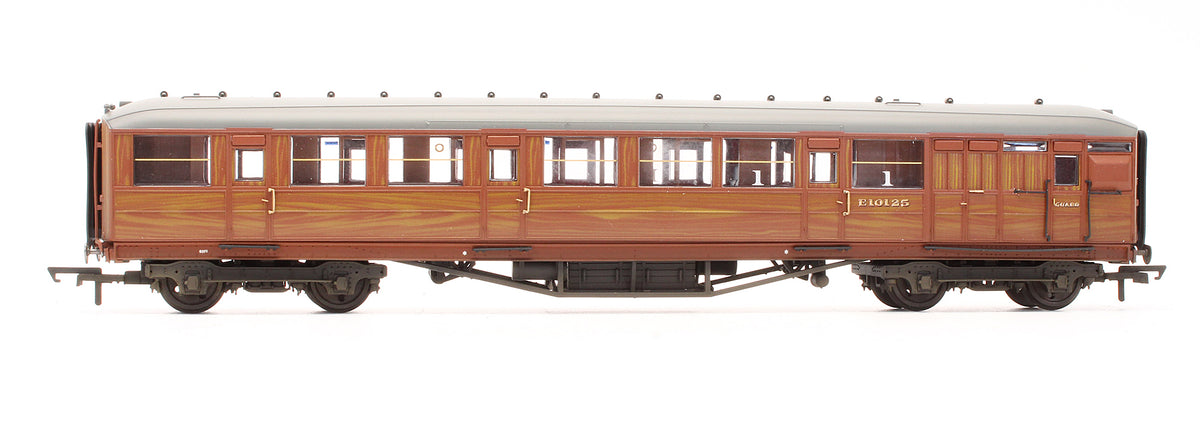 Pre-Owned BR Teak 61' 6" Corridor Brake Composite Coach 'E10125' - Custom Weathered