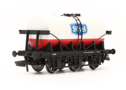 Pre-Owned R6978 6 Wheel Milk Tank Wagon 'St. Ivel' No.44029