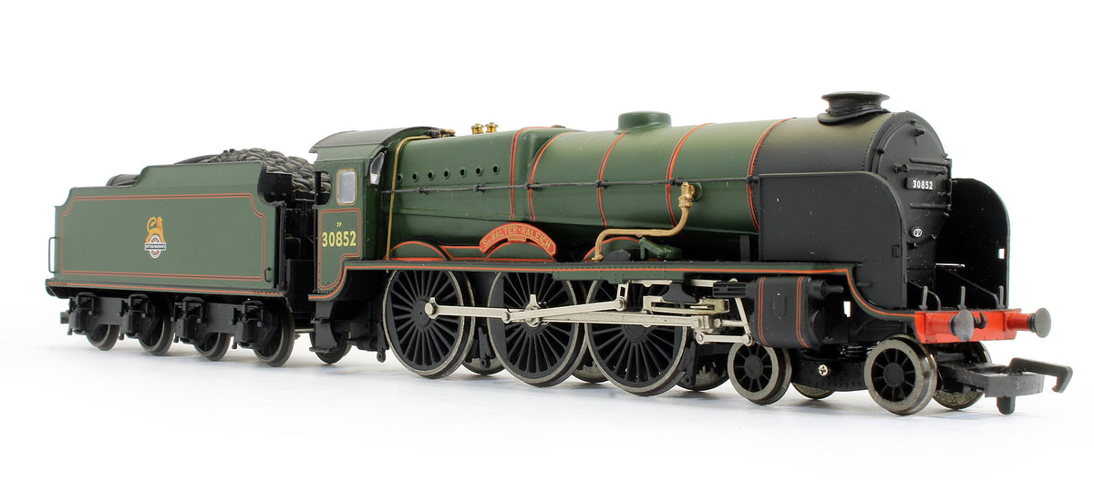 Pre-Owned Lord Nelson Class 30852 'Sir Walter Raleigh' BR Green Early Emblem Steam Locomotive