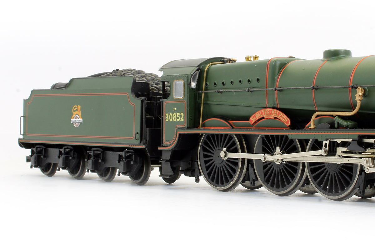 Pre-Owned Lord Nelson Class 30852 'Sir Walter Raleigh' BR Green Early Emblem Steam Locomotive