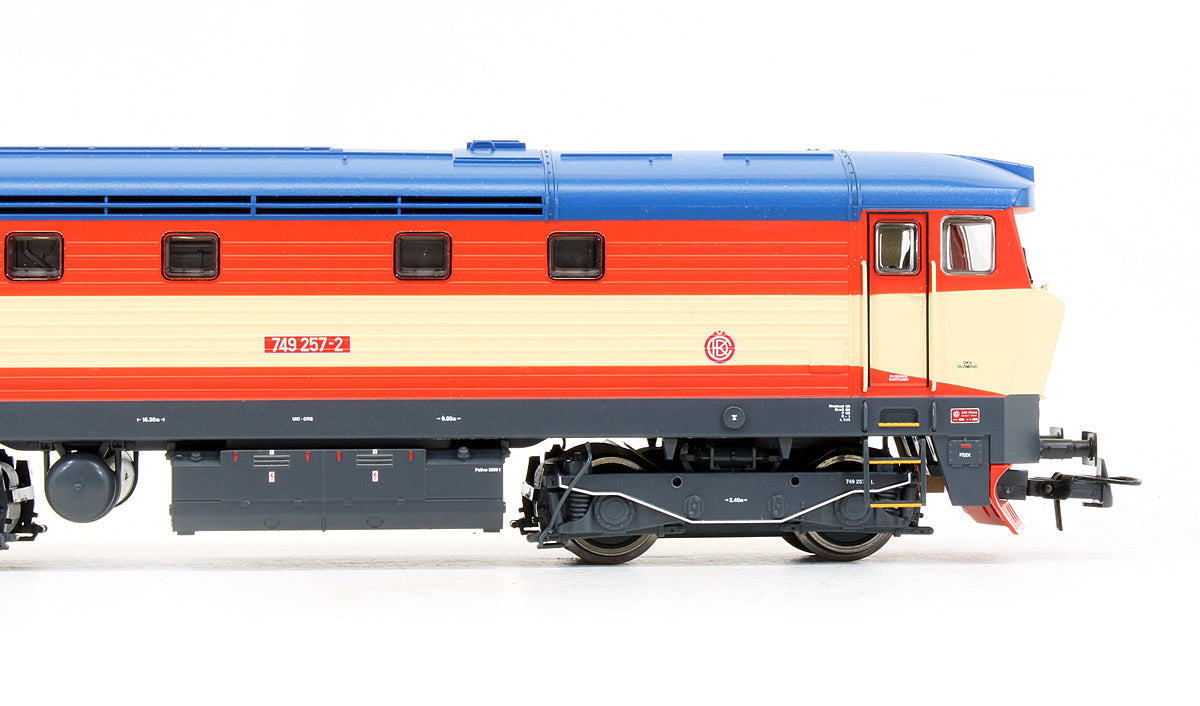 Pre-Owned CD 749 257-2 Diesel Locomotive