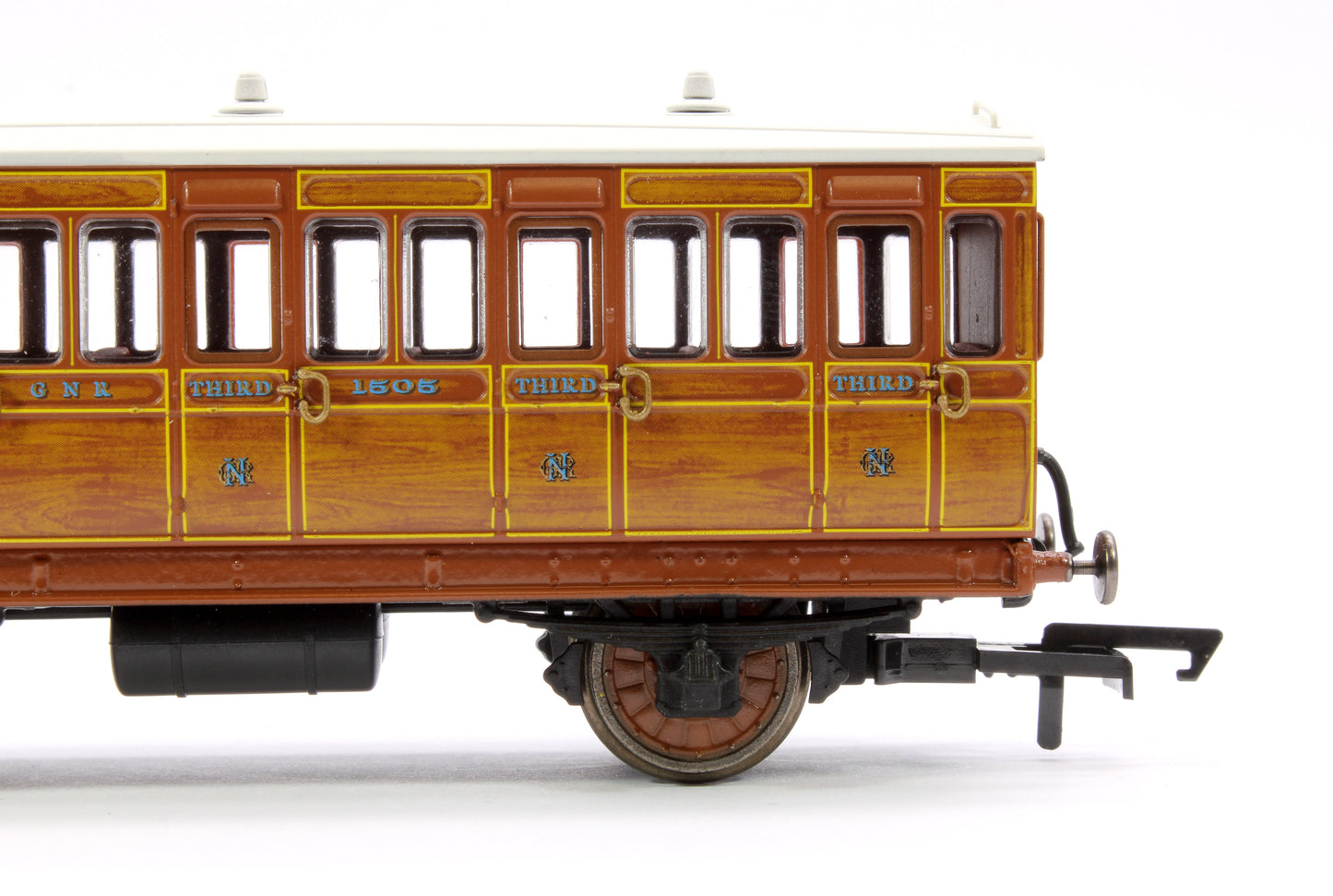 Pre-Owned R40104A 4 Wheel Coach 3rd Class GNR Lined Teak No.1505 with Fitted Lights