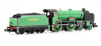 Pre-Owned Dapol SR Malachite Lined Green 4-4-0 Schools 'Malvern' Steam Locomotive No.929