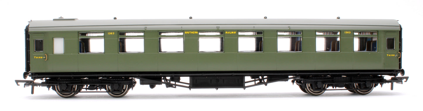 Set of 2 Maunsell Third Class Dining Saloon SR No.1363 & 1366 Coaches