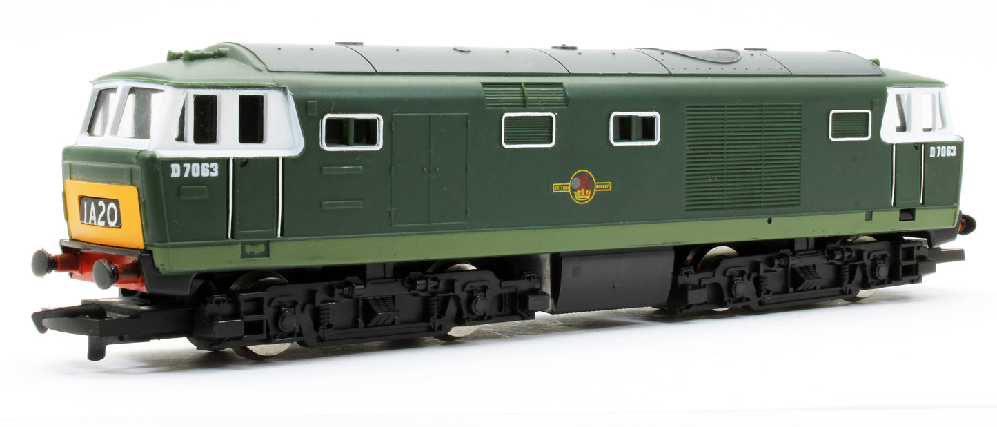 Pre-Owned R074 Class 35 Hymek 'D7063' BR Green Diesel Locomotive