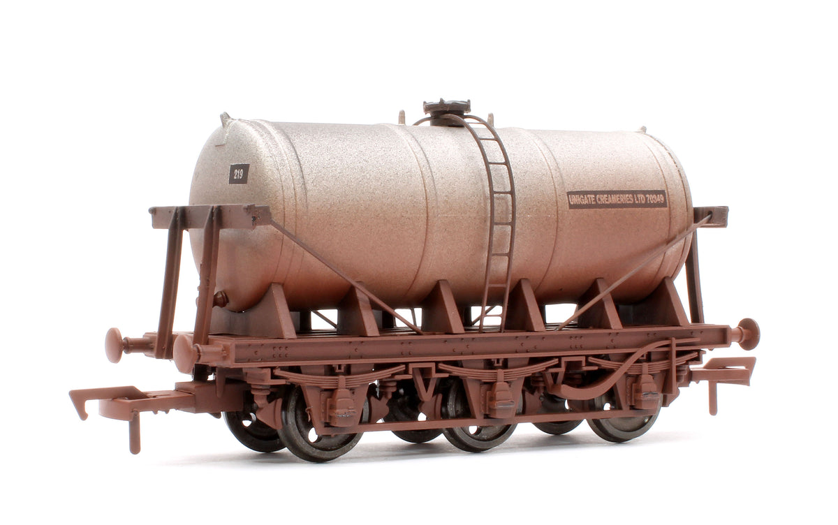 6 Wheel Milk Tank Unigate Creameries 70349 - Weathered