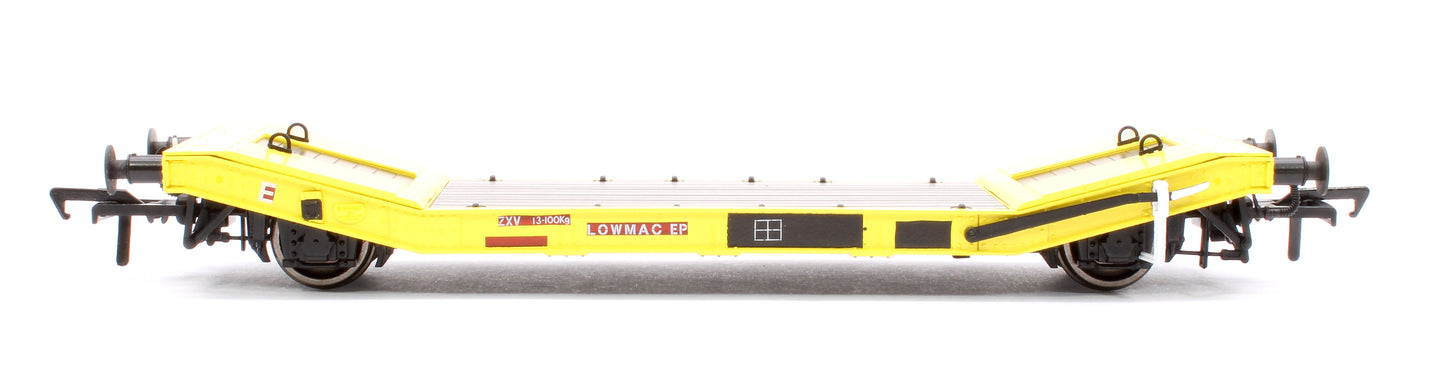 LNER / LMS 25T Machine Wagons LOWMAC 'ZXV' B904502 - Engineers Yellow with Load