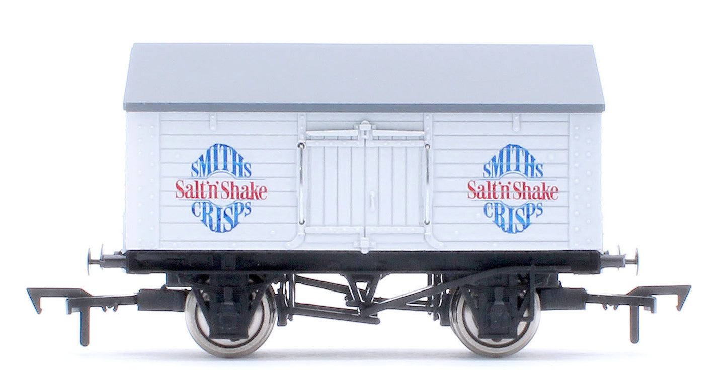 4F-018-110 Salt Van Smiths Salt & Shake Crisps