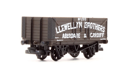 Pre-Owned 7 Plank Wagon 'Llewellyn Brothers' No.203