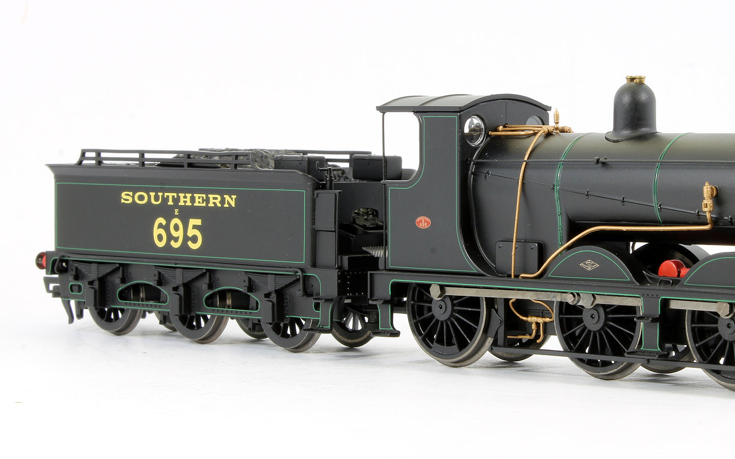 Pre-Owned R3238 SR (1920s-1930s) 0-6-0 Drummond 700 Class Steam Locomotive