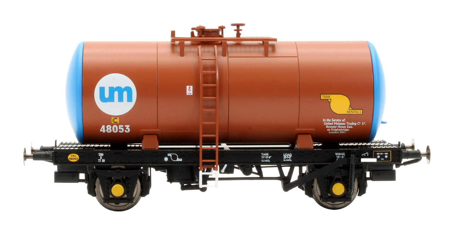 Pre-Owned 1111 'B' Tank 'United Molasses 252/48053' Brown with Blue Barrel Ends