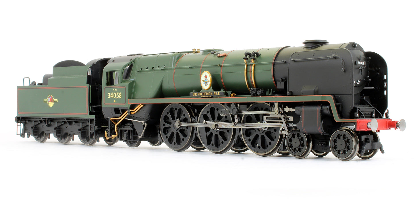Pre-Owned R2709 BR Green 4-6-2 Rebuilt Battle Of Britain Class 34058 'Sir Frederick Pile' Steam Locomotive