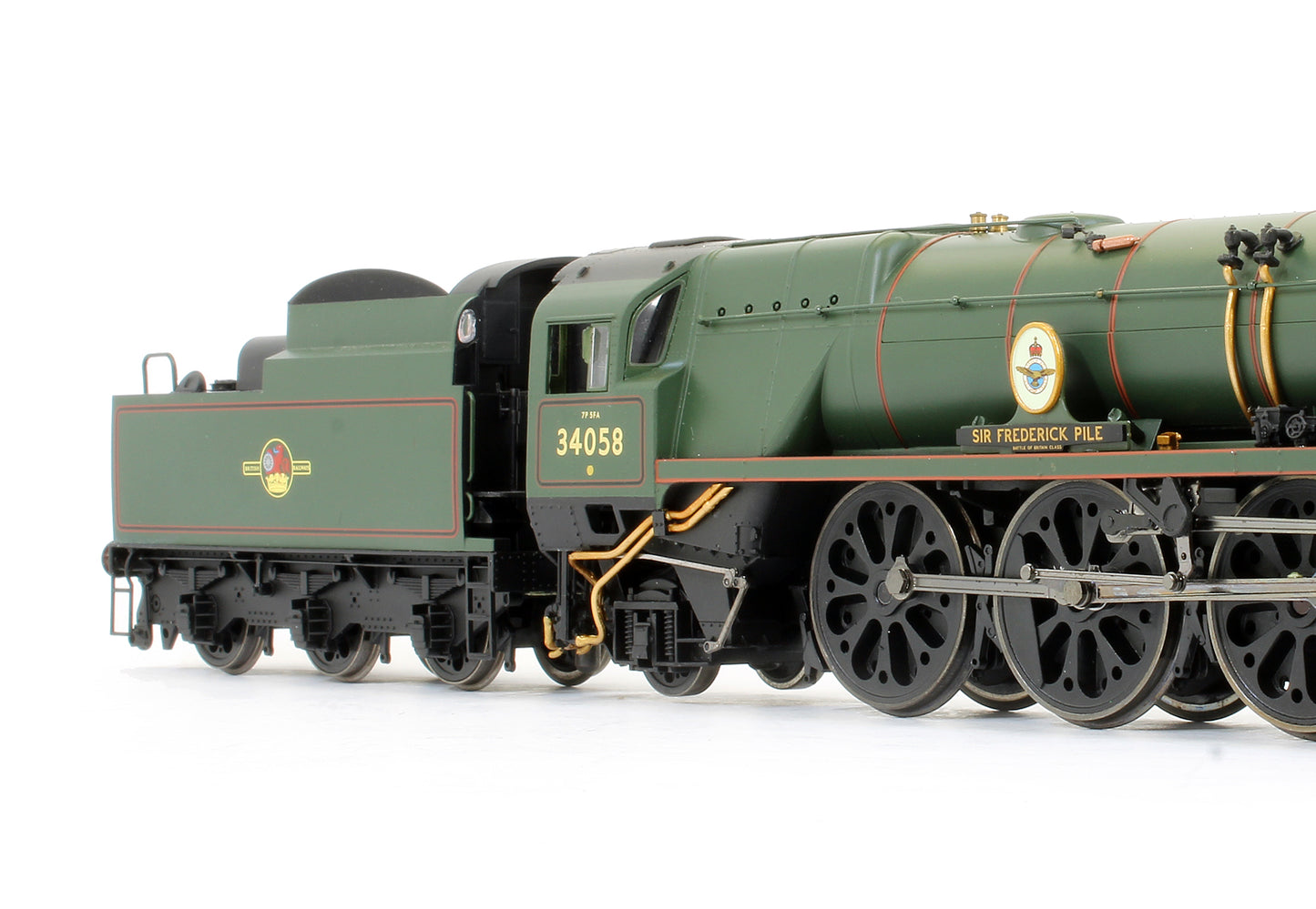 Pre-Owned R2709 BR Green 4-6-2 Rebuilt Battle Of Britain Class 34058 'Sir Frederick Pile' Steam Locomotive