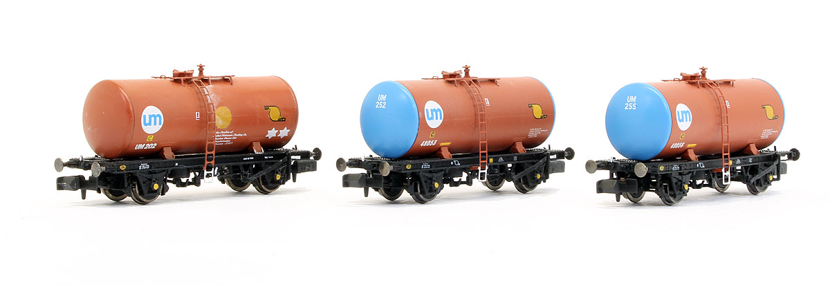 Pre-Owned Set Of 3 U.M. Class B Tank Wagons