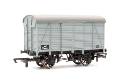 Pre-Owned 12T BR Vent Van No.S44431