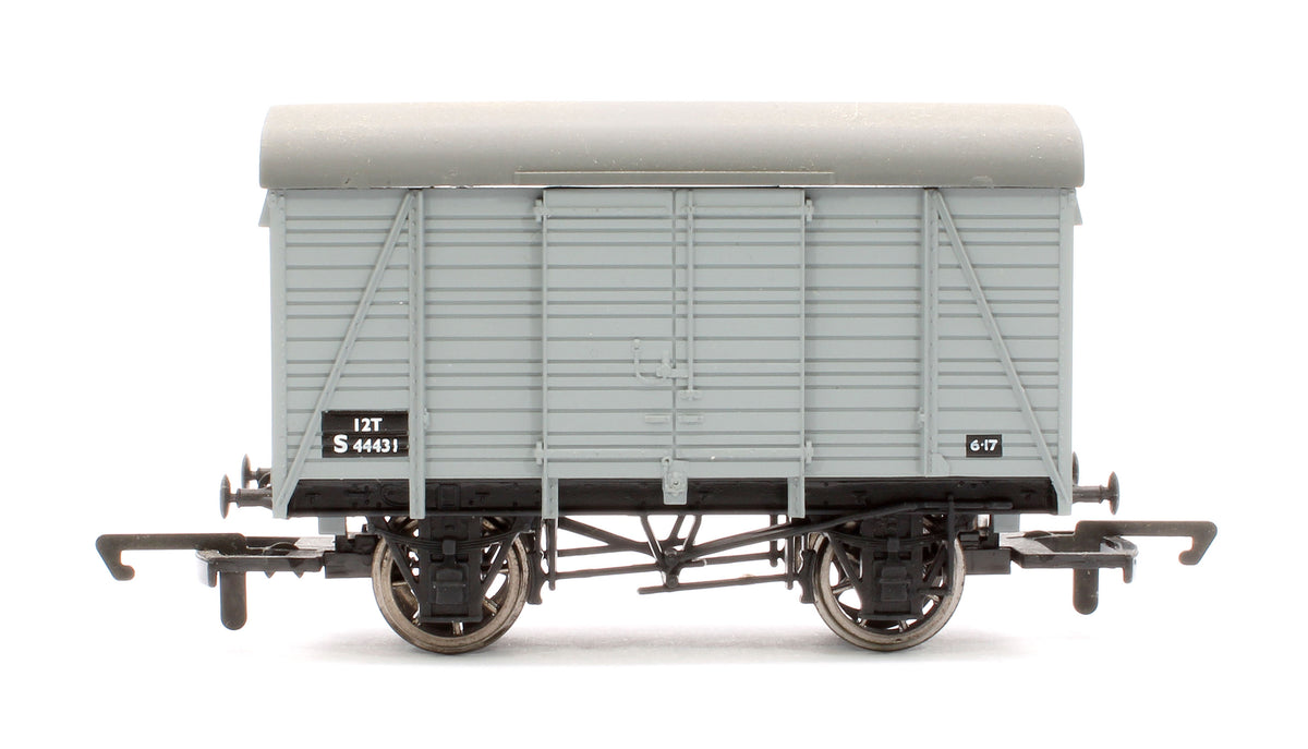 Pre-Owned 12T BR Vent Van No.S44431
