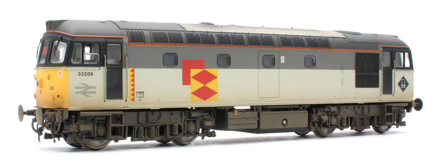 3337W Bespoke Weathered Railfreight Distribution Class 33206 Diesel Locomotive