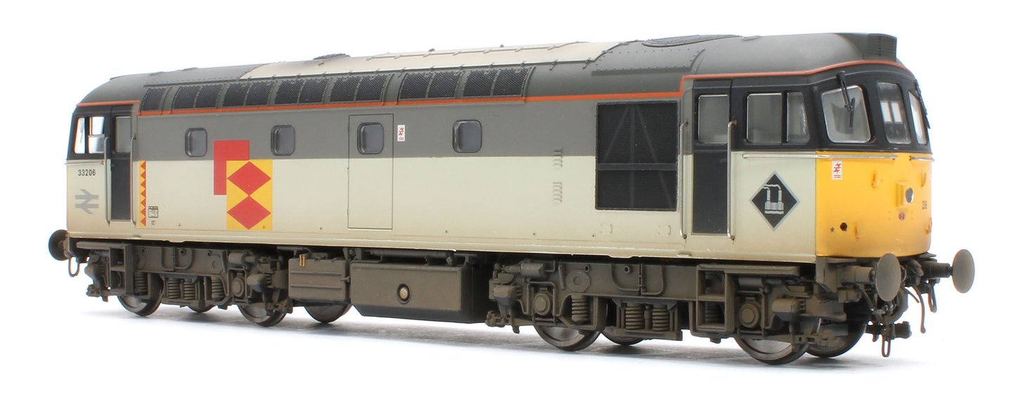 3337W Bespoke Weathered Railfreight Distribution Class 33206 Diesel Locomotive