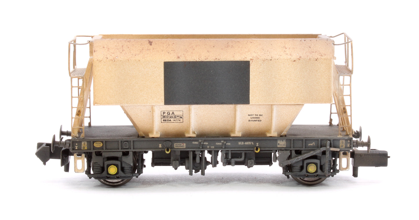 Set of 3 PGA 51T Hopper Wagons (White with Patch) - Weathered