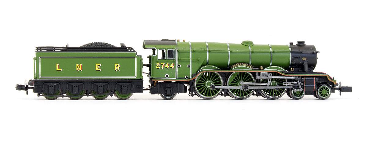 Pre-Owned A3 2744 'Grand Parade' LNER Apple Green Steam Locomotive