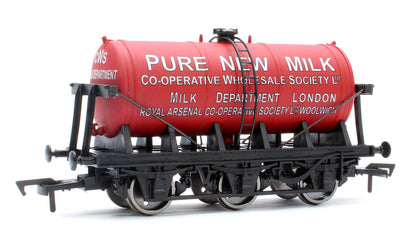Pre-Owned 4F-031-037 6 Wheel Milk Tanker Co-op Milk Red