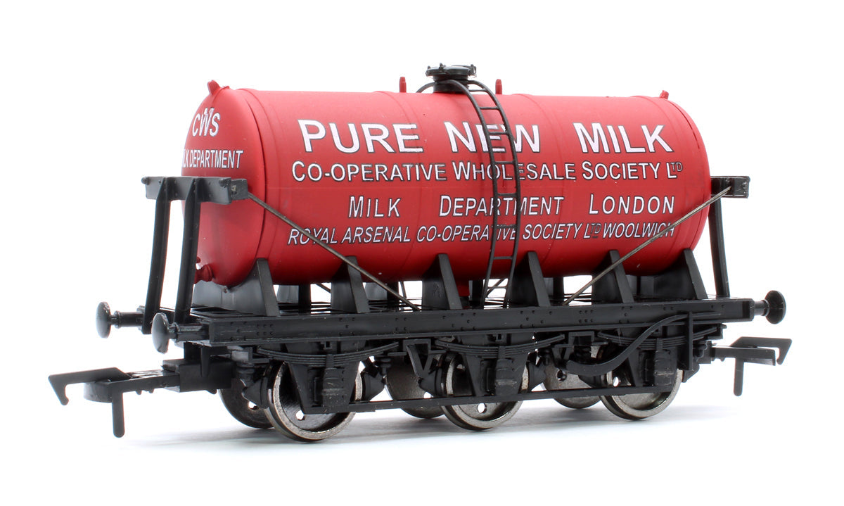 Pre-Owned 4F-031-037 6 Wheel Milk Tanker Co-op Milk Red