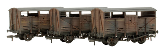Pre-Owned 37-716 Set Of 3 BR Bauxite 8 Ton Cattle Wagons - Custom Weathered