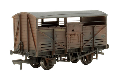 Pre-Owned 37-716 Set Of 3 BR Bauxite 8 Ton Cattle Wagons - Custom Weathered